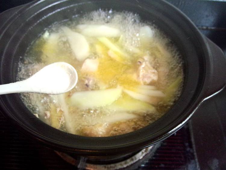 菜杆炖鸡汤步骤9