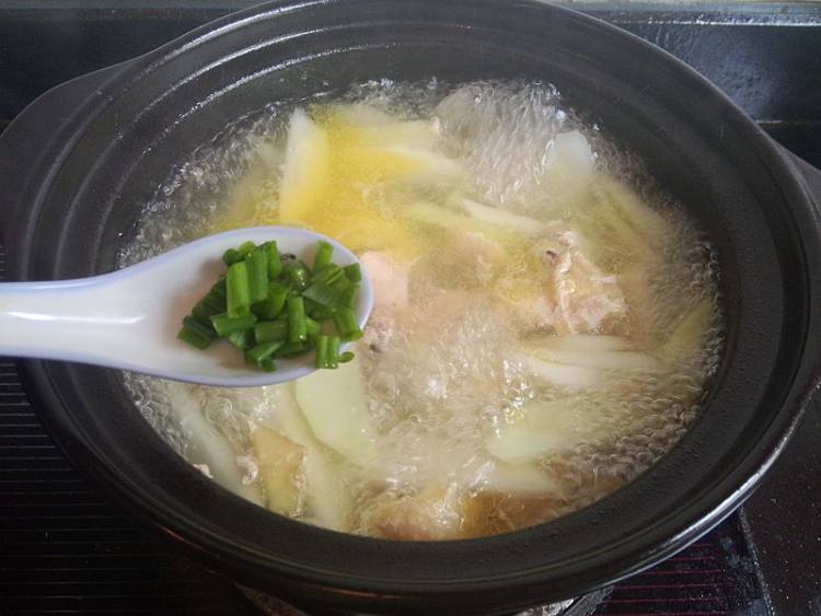 菜杆炖鸡汤步骤10