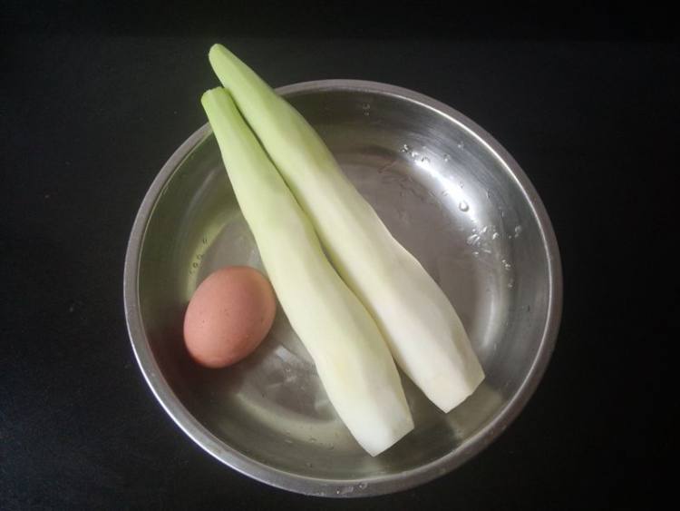 蛋皮拌菜杆步骤2