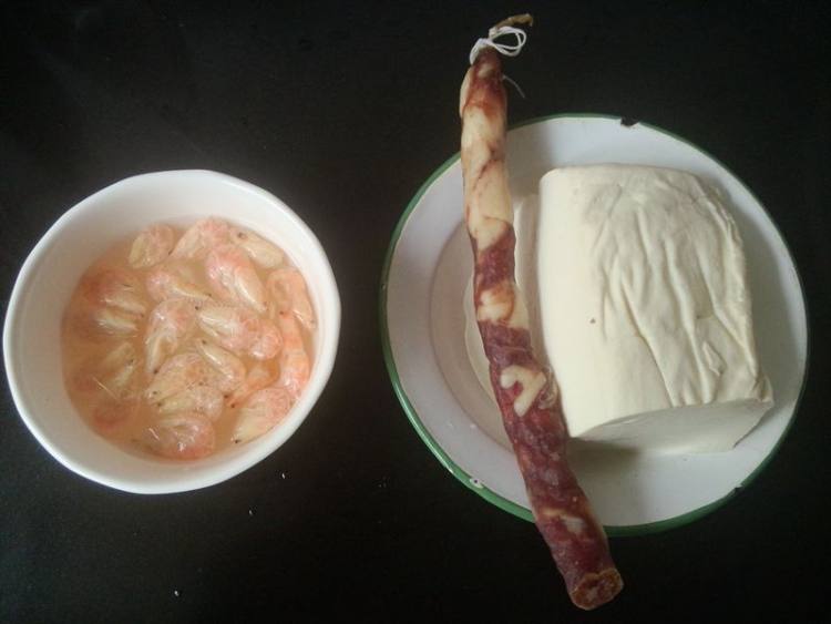 香肠豆腐羹步骤1