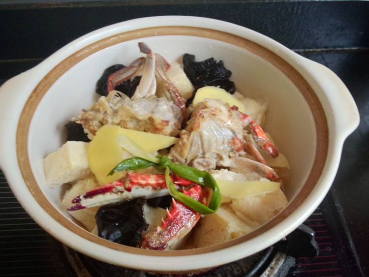 冻豆腐肓蟹煲步骤5