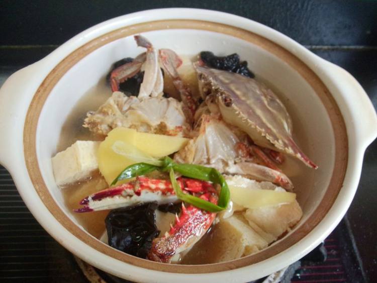冻豆腐肓蟹煲步骤6