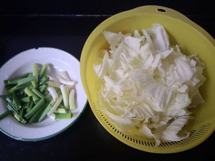 虾干山药煮白菜步骤3
