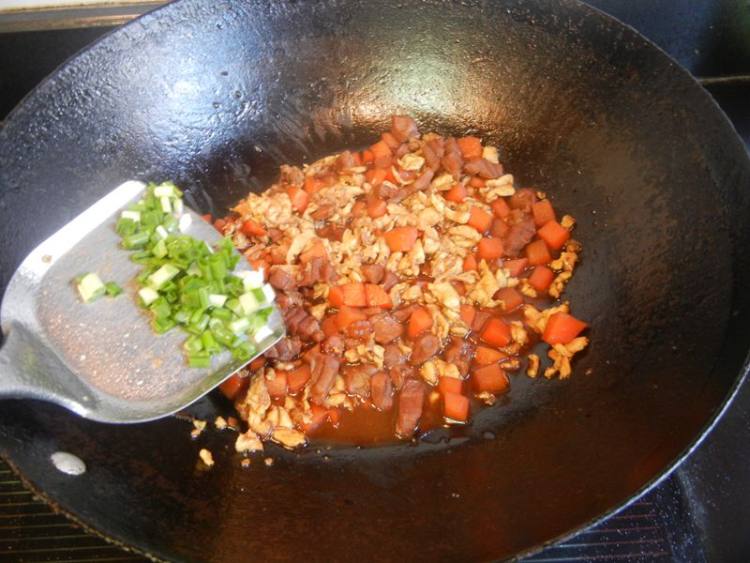 胡萝卜肉丁面条步骤10