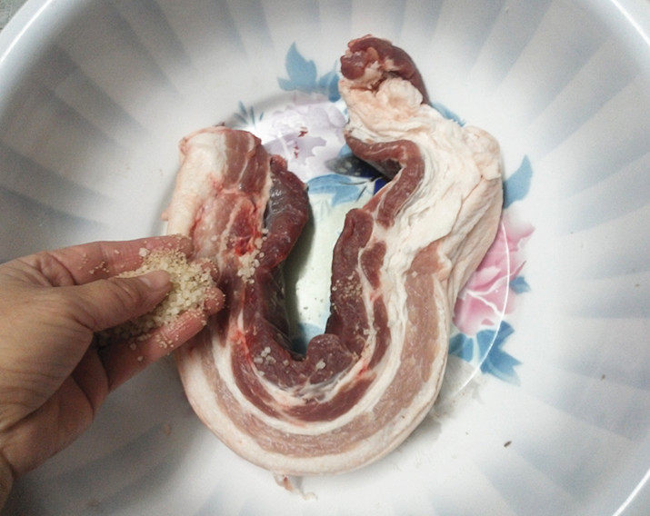 自制椒香咸肉步骤6