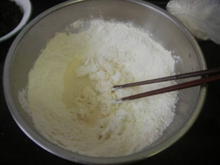 婆婆丁鸡蛋水饺步骤3