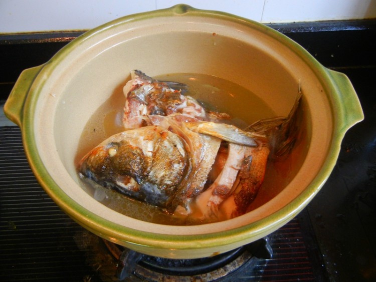 鱼虾豆腐煲步骤8