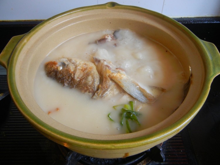 鱼虾豆腐煲步骤11