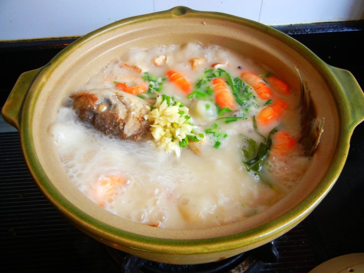 鱼虾豆腐煲步骤16