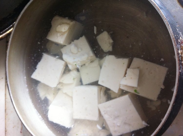 荠菜鸡丝豆腐羹步骤1