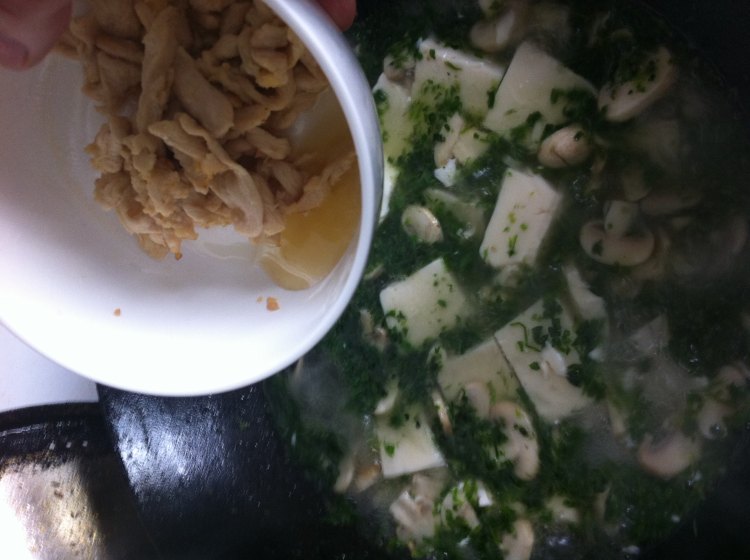 荠菜鸡丝豆腐羹步骤6