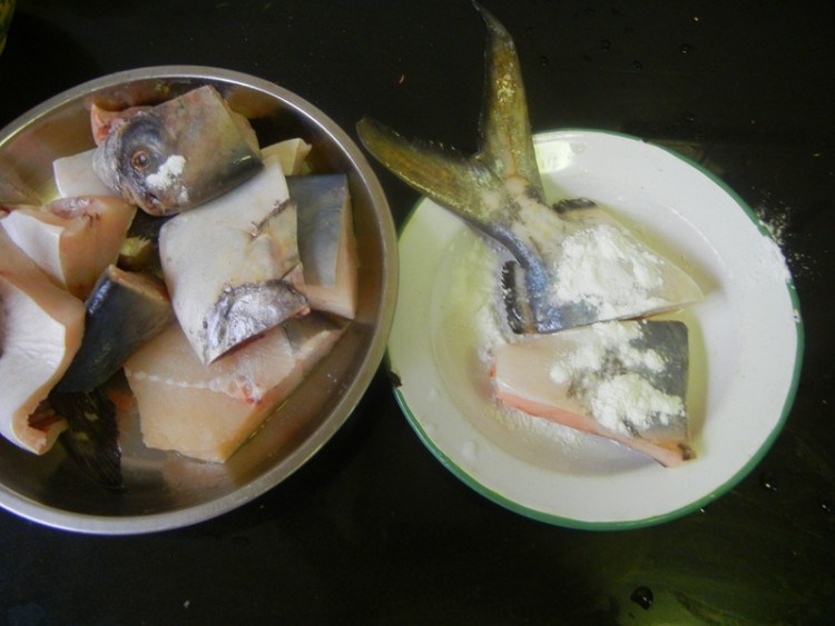 蒜子豆豉烧银鲳步骤4