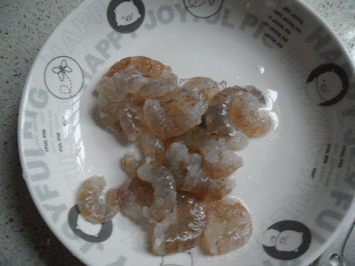 虾仁烩茭白步骤2
