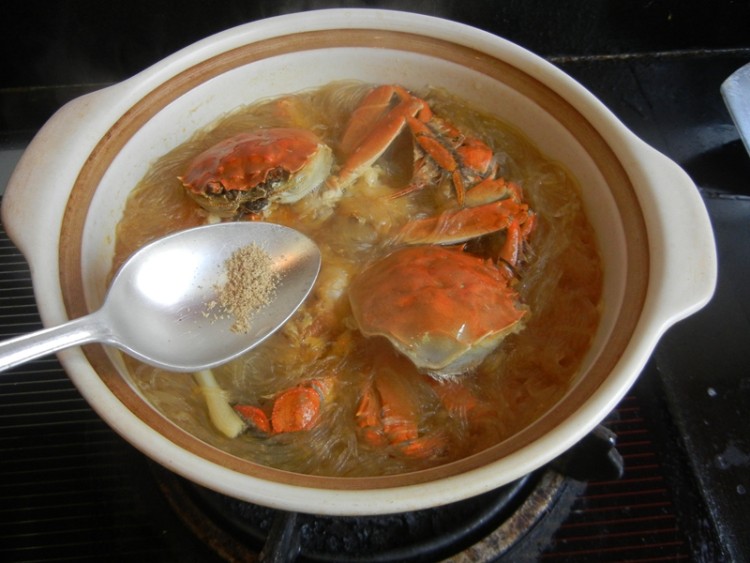 螃蟹粉丝煲步骤12