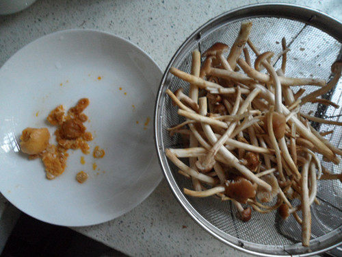 蛋黄茶树菇步骤2
