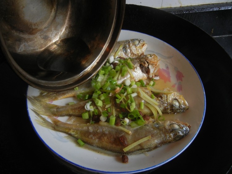 豆豉蒸小黄鱼步骤7