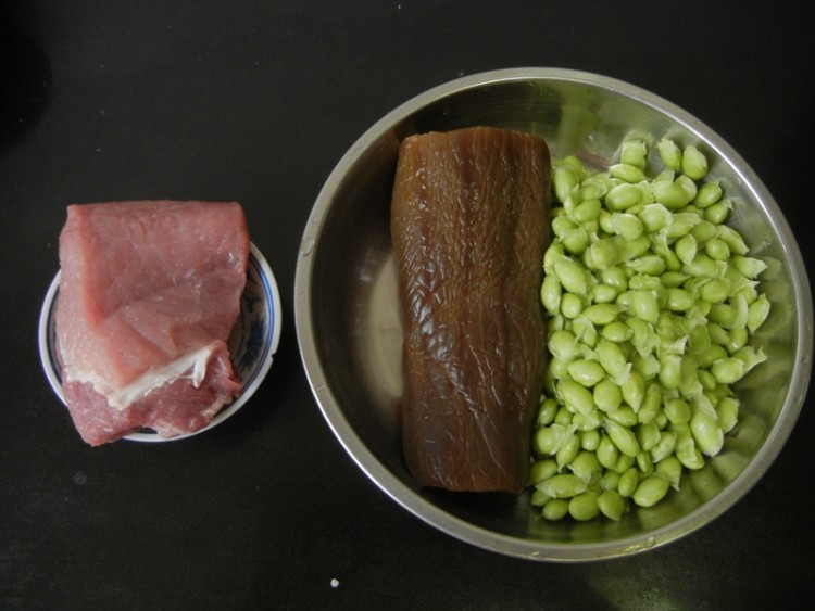 里脊肉毛豆炒包瓜步骤1