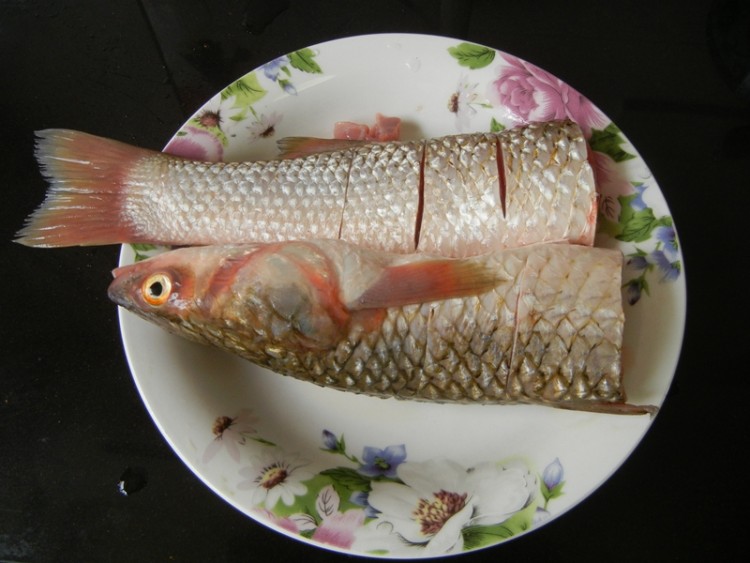 豆豉烧鲻鱼步骤2
