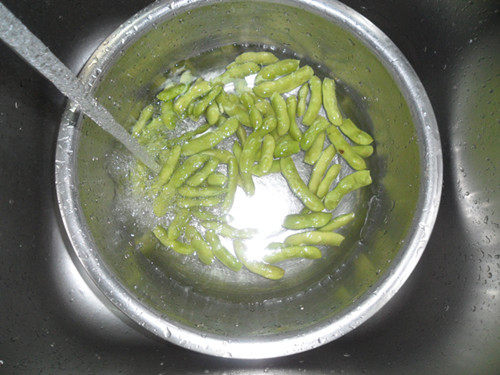 糟毛豆步骤1