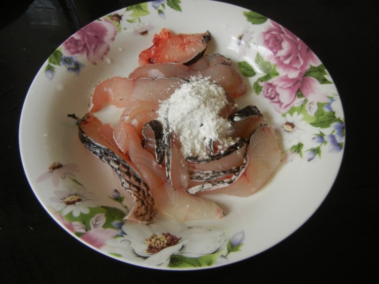 冻豆腐酸菜黑鱼汤步骤5