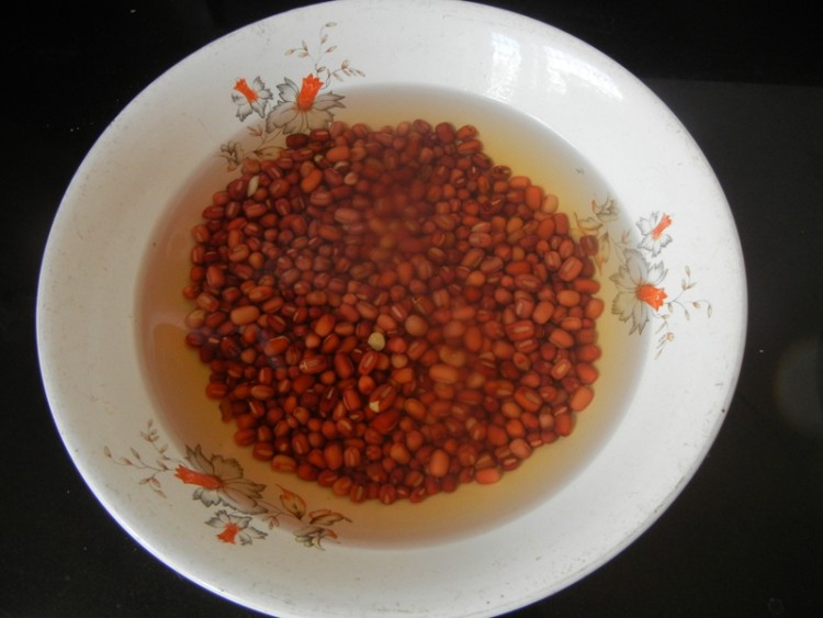桂花红豆蜜枣粽步骤3
