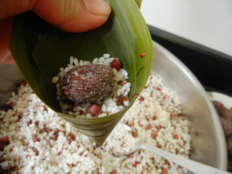 桂花红豆蜜枣粽步骤8