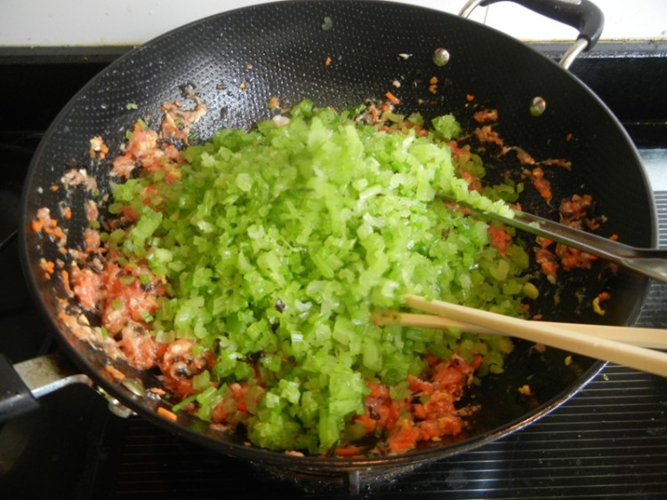 胡萝卜芹菜生煎馄饨步骤12