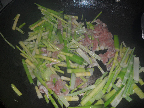 小笋炒肉丝咸菜步骤4