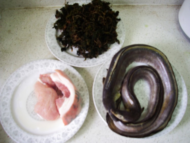 草头干海鳗鱼砂锅煲步骤1