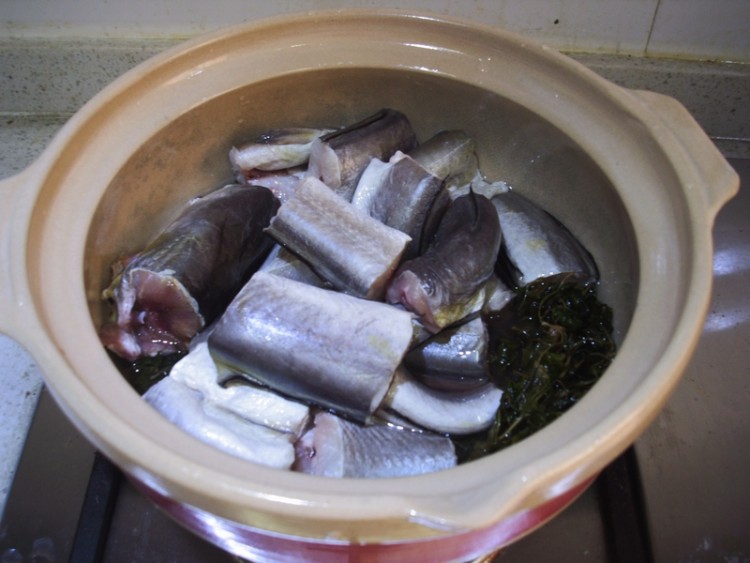 草头干海鳗鱼砂锅煲步骤9