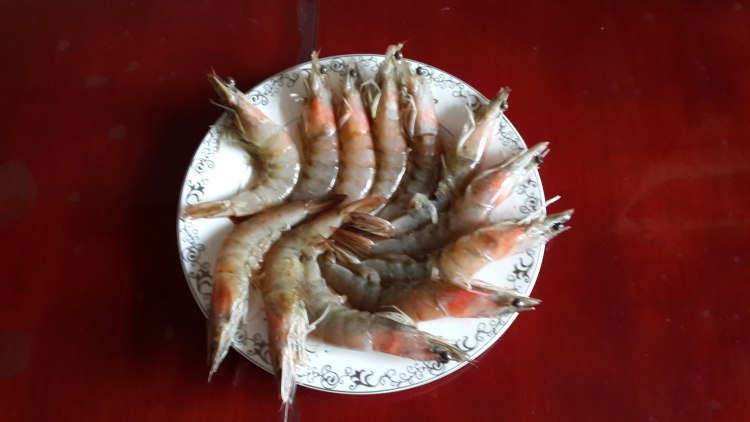 清炒虾仁步骤1