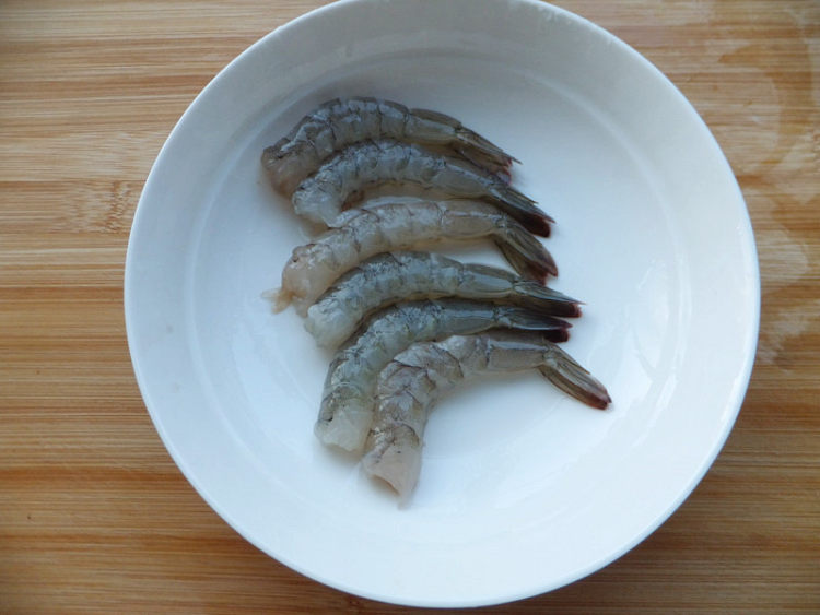 凤尾虾步骤2