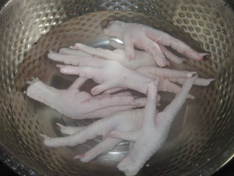 糟卤凤爪步骤1