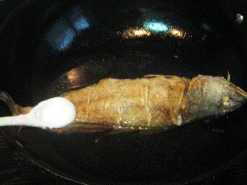 海鲜酱烧黄鲴子鱼步骤6