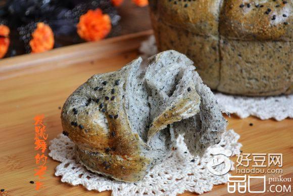 黑芝麻玉米粉咸花包