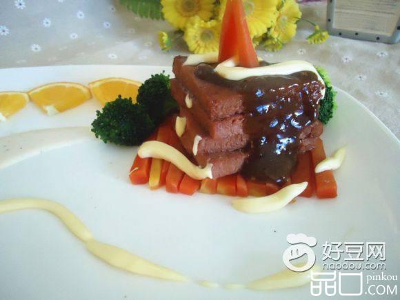 香橙黑椒沙拉牛排