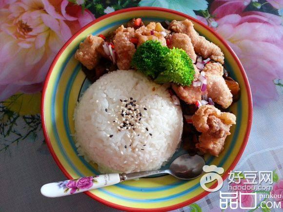 咖喱鸡块饭