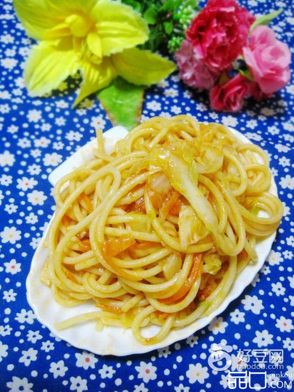 胡萝卜包菜意粉