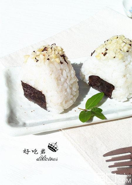 鸡肉饭团
