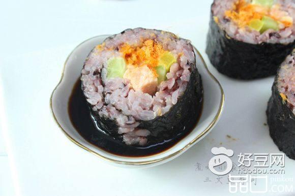 三文鱼紫菜饭卷儿