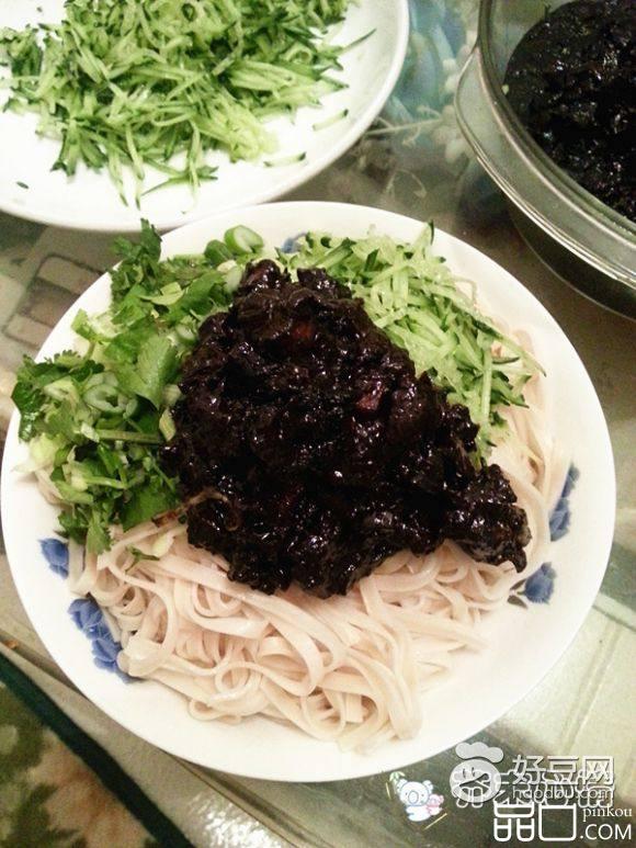 韩式炸酱面