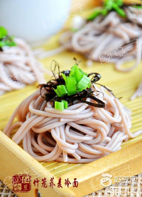 竹笼荞麦冷面