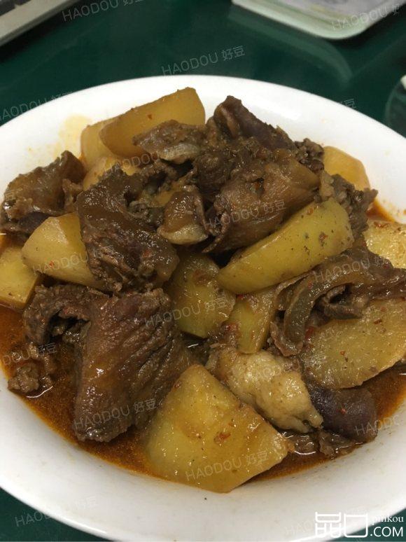 萝卜焖牛腩