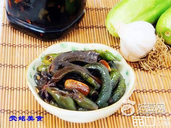 腌黄瓜辣椒咸菜