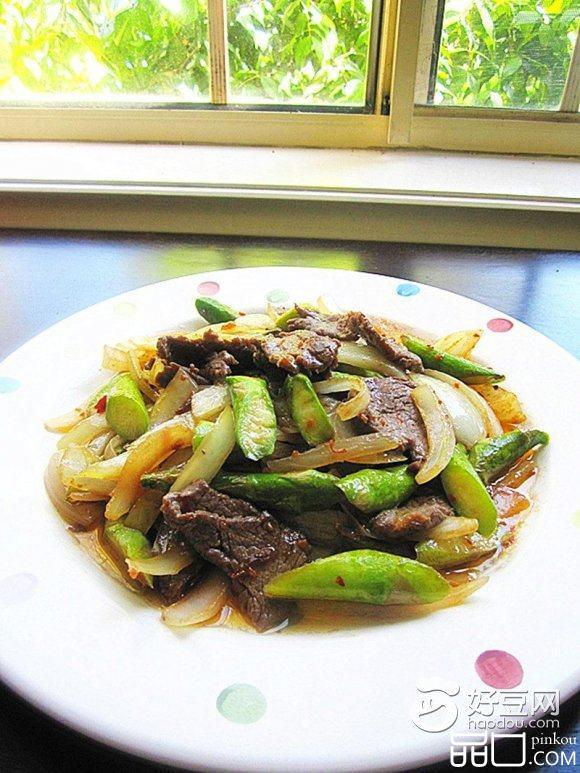 XO酱炒牛肉洋葱芦笋