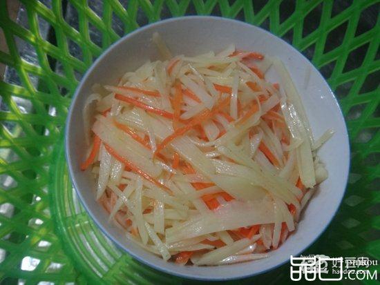 炒土豆箩卜丝
