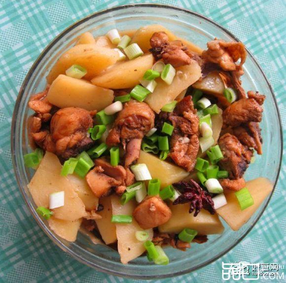 土豆烧鸡肉