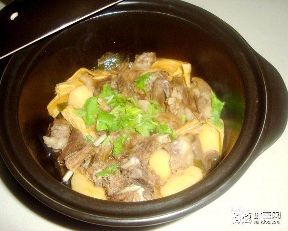 腐竹羊肉煲