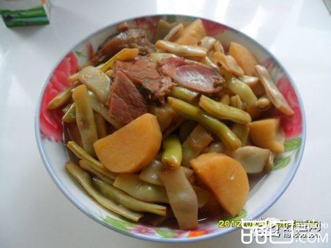 土豆肉片炖豆角