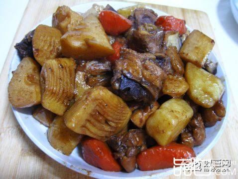 竹笋土豆烧鸡块